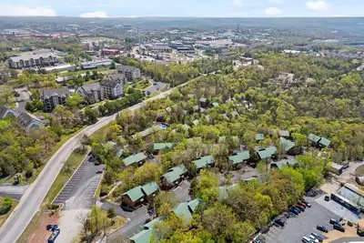 Image de Branson Cabin Escape | 2 King Bedrooms, Loft, Pool