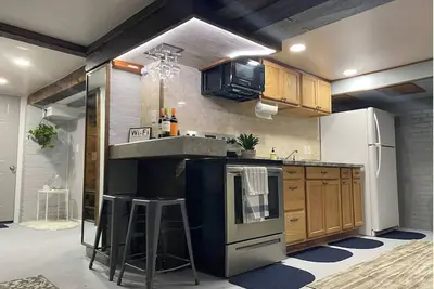 Image de `The Hideaway` Modern Apartment w/Sauna and Grill