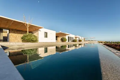 Image de Villa Iris – Luxury 6-Bedroom Seaview Villa with Infinity Pool in Paros