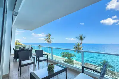 Atabey 4b - Ocean Front 2br Apartment+ pool+wifi+parking