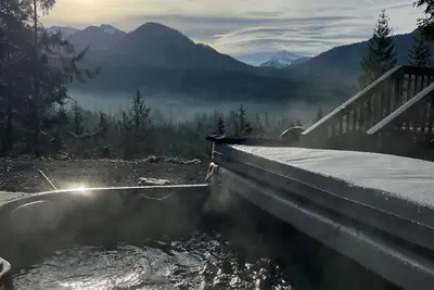 Image de The Peak: Hot tub + Mt. Views