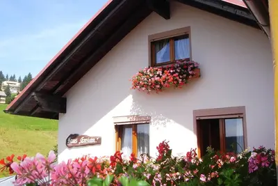 Chambre 'Doppelzimmer' avec vue sur les montagnes, terrasse privée et Wi-Fi