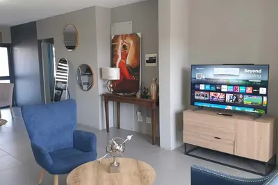 Image de Stylish 2-Bed 2bath in Burgundy Estate