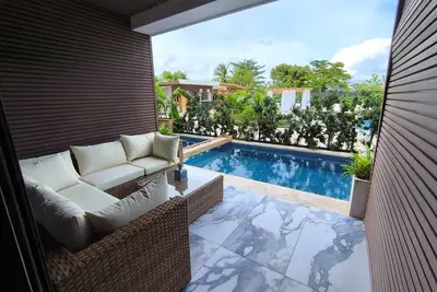 Image de Modern Coastal Getaway with Jacuzzi – Perfect Beach Retreat