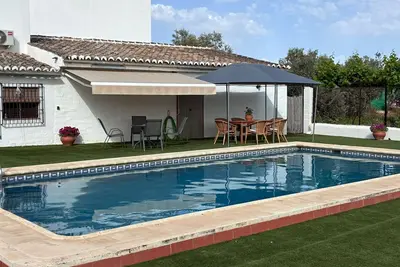 Image de Rural house surrounded by olive trees a few kms from Antequera.
