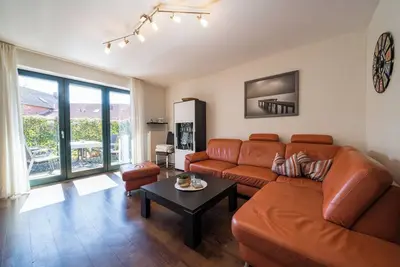 Image de Large, modern apartment, perfect for families.