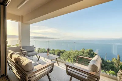 Image de Villa de luxe avec vue sur la mer et le ciel