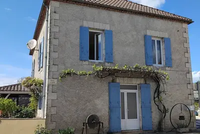 Image de Grande maison de vacances, idéal pour une famille ou des amis. . sit