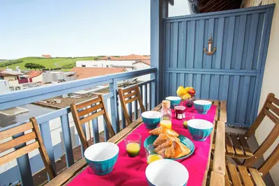 Image de Ravissant appartement idéalement situé en 1ere ligne mer - Piscine - Parking