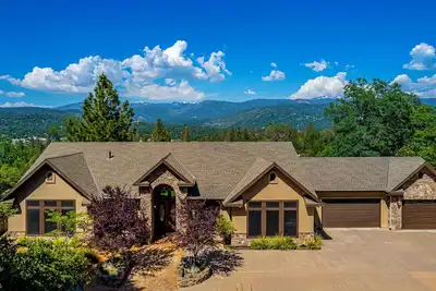 Image de Family Mountain Paradise at Your Fingertips! Start Your Getaway Now!