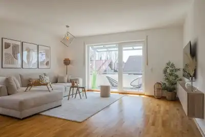 Step Apartments: spacious 103m2 with large balcony in a quiet location