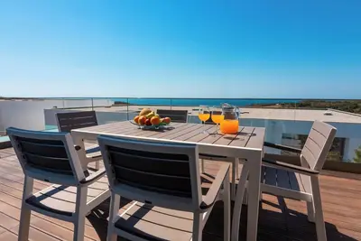 Image de Magnificent Linked Villa With Private Pool - 12h