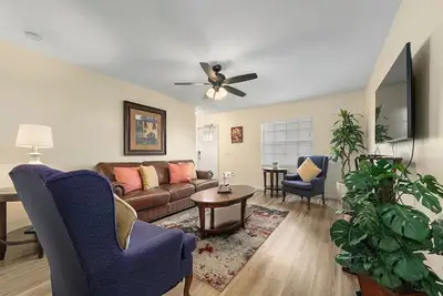 Image de Clean & Cozy 1, Near Mlb Airport, Hrmc, Food, Nightlife, Beaches & Shopping!