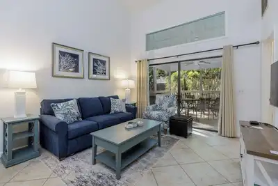 Image de 7704 Treetops: South Forest Beach Villa. Sleeps 8. Pet Friendly.