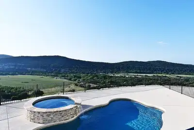 Image de Oceanfront Property breathtaking view wifi  pool @Frio River Vacation Rentals