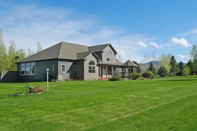 Image de Montana Vista Retreat with Stunning Bridger Mountain Views!