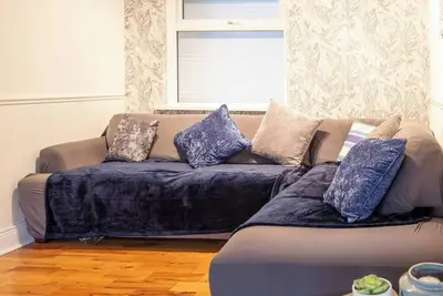Image de Belfast City Centre, just off Ravenhill Rd. Home from Home, Sleeps 6