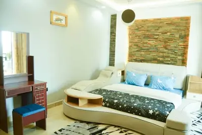 Image de Spacious 9-bedroom apartment in welcoming Goma with WiFi