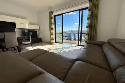 Image de Front Sea View Three bdr Apartment 200 sqm