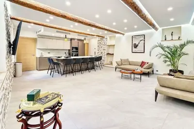 Image de Très vaste appartement raffiné coeur vieil Antibes