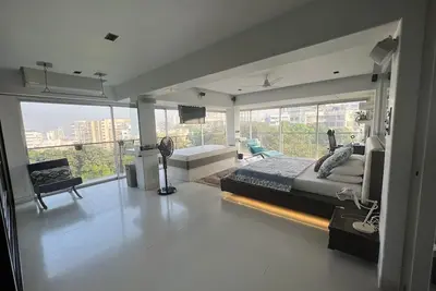 Image de 2 Bedroom penthouse in the iconic Pali Hill. Mumbai