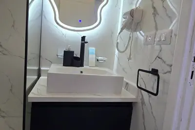 Image de Cozy chalet in Hurghada serene Red Sea with Ac, WiFi, private beach pool view