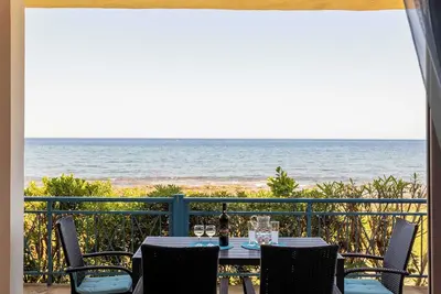 Image de Agrilos Seafront Serenity - Waterfront Oasis