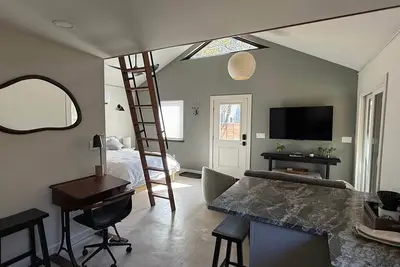 Image de The Pistachio House, Charming & Private Guest House mins from Ut / Moody Center / Downtown