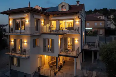 Alba Palace Luxury Apartments - Blue