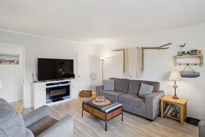 Image de New! 4980 Sandyland Road #215 by RedAwning