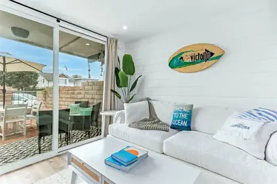 Image de New! Gorgeous Beach Condo w/Private Patio #134 by RedAwning