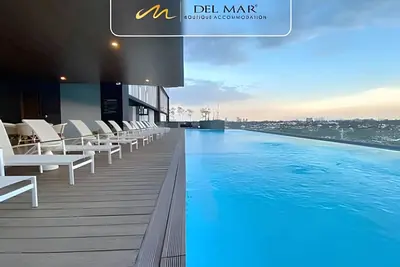 Image de Cozy 2br w/ pool, hot tub & parking