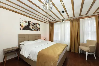 Image de Historical Cozy Dublex Wood Apt at Galata