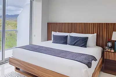 Image de Seaview retreat w/ balcony & outdoor dinning