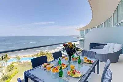 Image de Condo w/ waterfront access & sauna