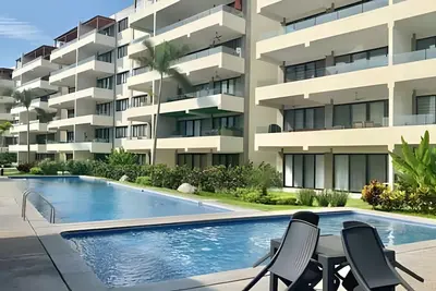 Image de Cozy condo w/ pool access & patio