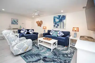 Image de Sanibel Beach Condo 2br/2ba | Partial Gulf View | Sleeps 6
