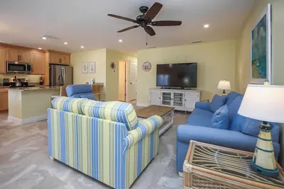 Image de Corner Unit with Gulf View