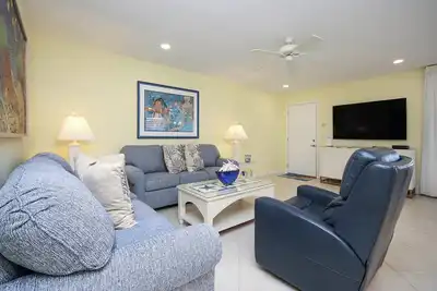 Image de Seas the Day:  Your Family-Friendly Beach Condo Awaits!