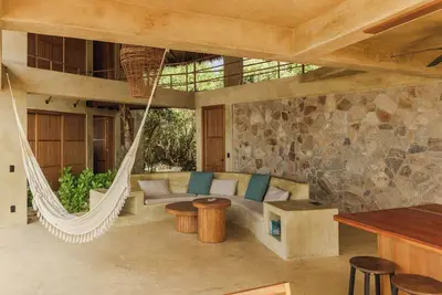 Image de Las Palmas: a fine designed room in a spectacular front beach setting.