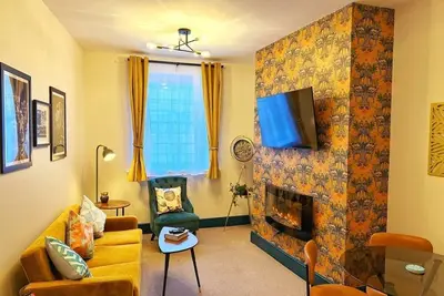 2 Bd Newly refurbished apartment