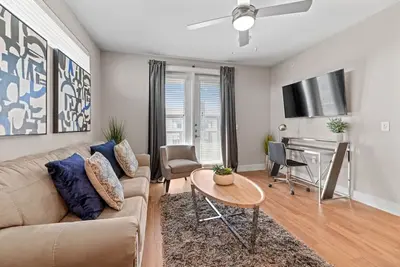 Image de Luxury King 1bd | Pool+Gym+Parking+Stockyards