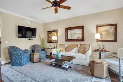Image de 1112 Harbour South Club Villa at The Sea Pines Resort
