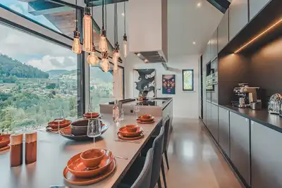 Image de One of a kind modern chalet, hidden cinema room! perfect for summer or winter