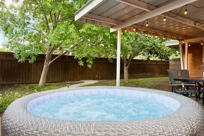 Image de Gallery Getaway - Hot Tub - Ping Pong