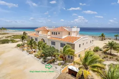 Image de King's Beach Ocean's Eleven, oceanfront 2 bed/ 2 bath