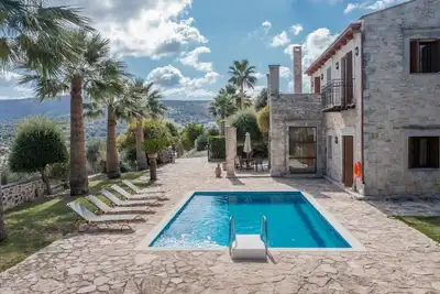 Image de Teacher Cottage - Trois Chambres Villa, Couchages 6