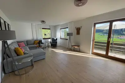 Image de Moderne grosszügige Wohnung \"Tal und Tanne\" mit Blick ins Tal und auf die Berge.