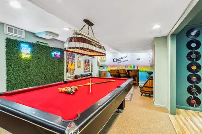 Image de The Cleveland Cornerstone: 7br + 4 Ba + Ultimate Basement w/ Gameroom