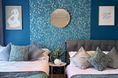 Image de Canterbury City Centre 4 Bed House with Parking and Hot Tub